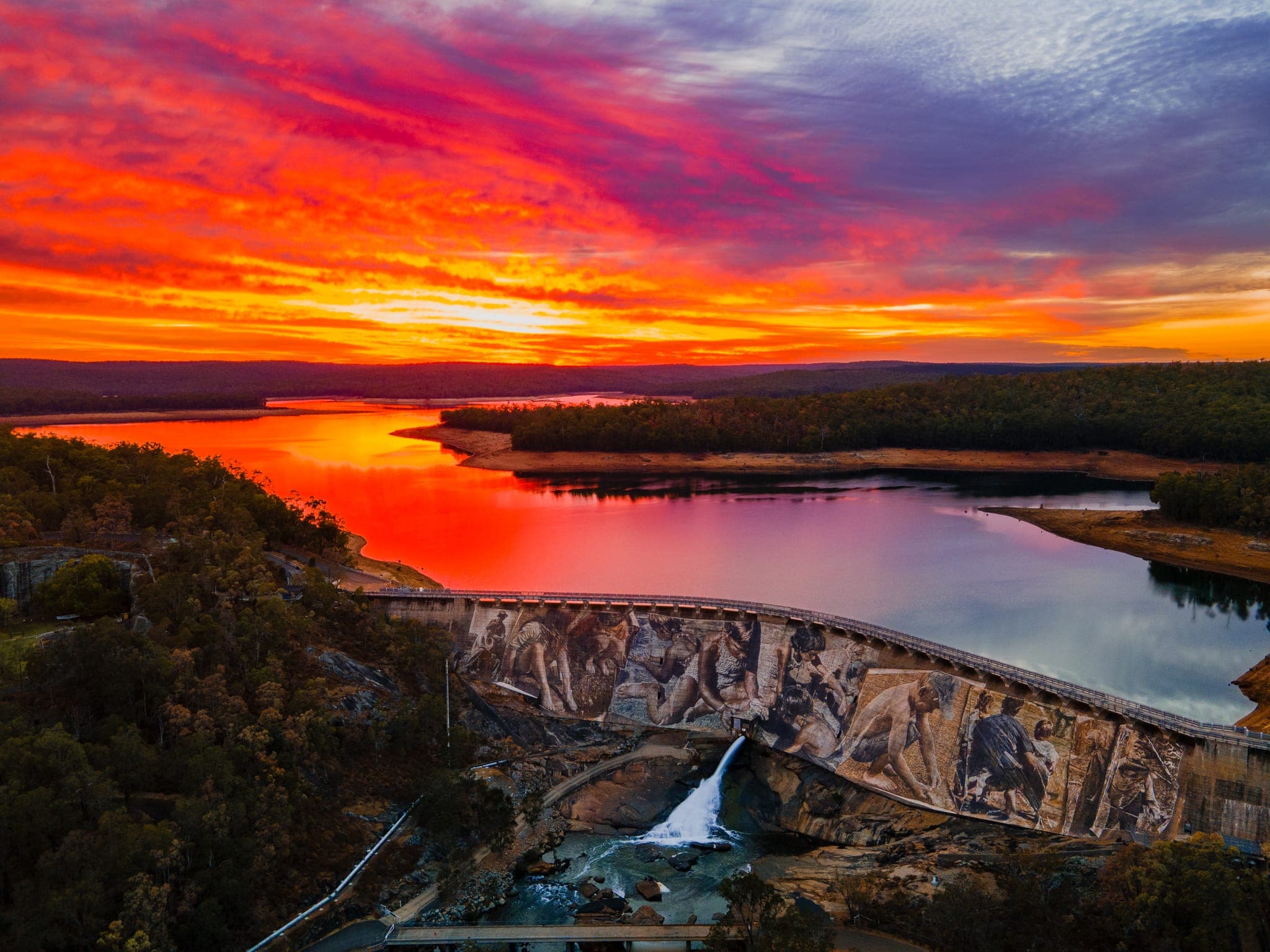 "Reflections" mural across the Wellington Dam wall